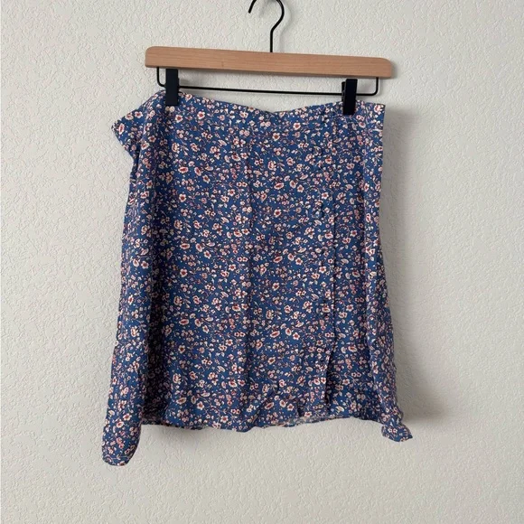Madewell Porch Side-Button Mini Skirt in Summer Vines - Picture 4 of 7